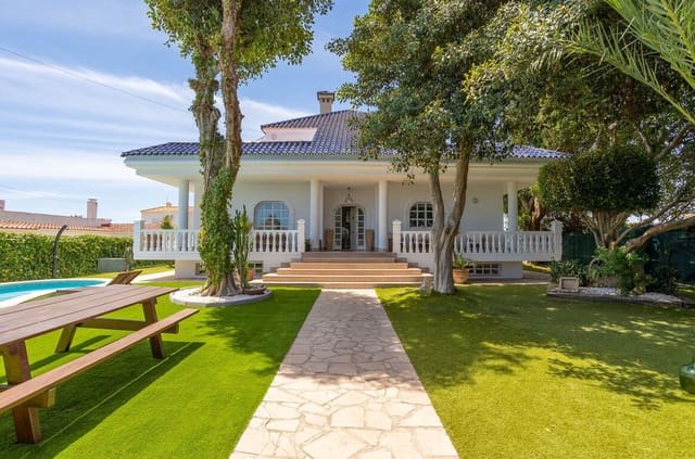 4 soveværelse Villa til salg i Puerto Deportivo, Torrevieja med swimmingpool garage - € 890.000 (Ref: 10144657)