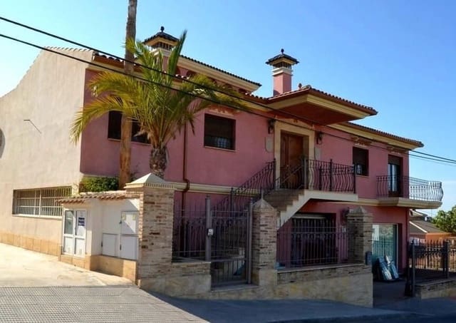 4 slaapkamer Villa te koop in San Miguel de Salinas met zwembad - € 600.000 (Ref: 10144658)