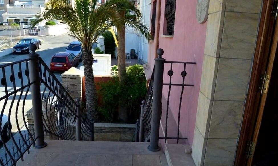 4 slaapkamer Villa te koop in San Miguel de Salinas met zwembad - € 600.000 (Ref: 10144658)