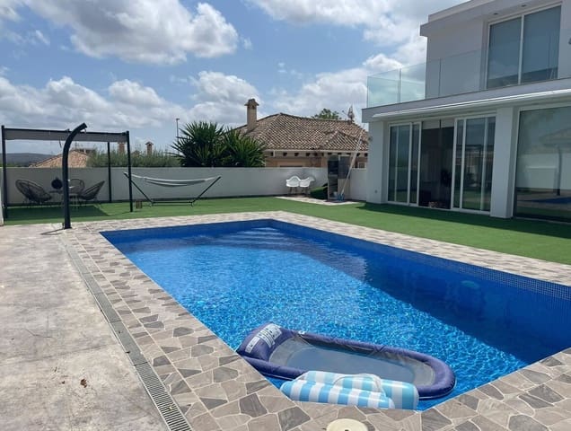 5 soverom Villa til salgs i Bigastro med svømmebasseng garasje - € 699 000 (Ref: 10144661)