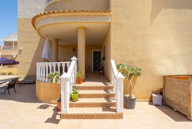 6 soveværelse Villa til salg i La Siesta, Torrevieja - € 539.000 (Ref: 10144662)