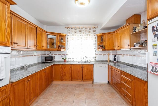 6 soveværelse Villa til salg i La Siesta, Torrevieja - € 539.000 (Ref: 10144662)