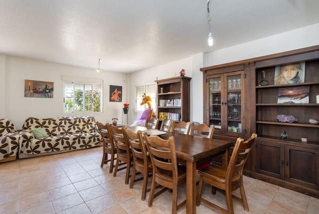 6 soveværelse Villa til salg i La Siesta, Torrevieja - € 539.000 (Ref: 10144662)