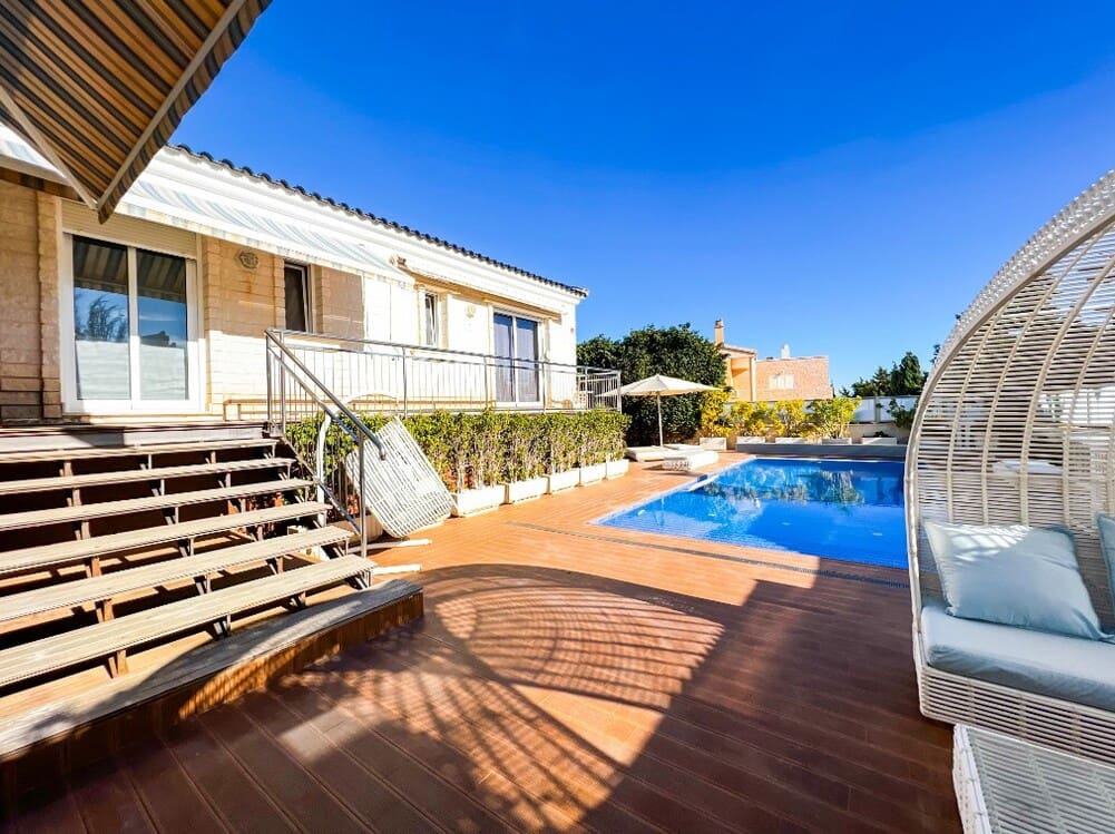 5 bedroom Villa for sale in La Mata with pool - € 1,170,000 (Ref: 10144663)