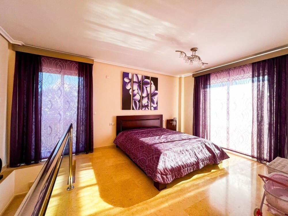 5 bedroom Villa for sale in La Mata with pool - € 1,170,000 (Ref: 10144663)