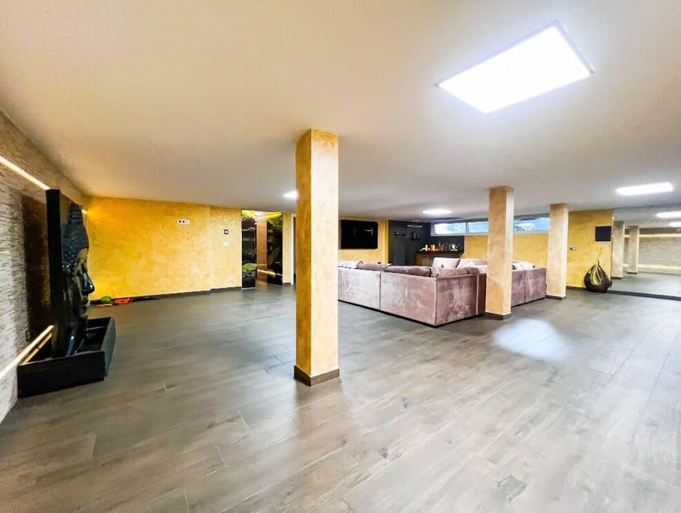 5 bedroom Villa for sale in La Mata with pool - € 1,170,000 (Ref: 10144663)