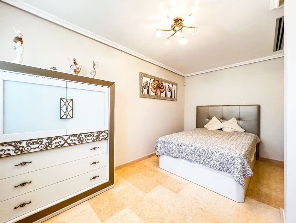 5 bedroom Villa for sale in La Mata with pool - € 1,170,000 (Ref: 10144663)