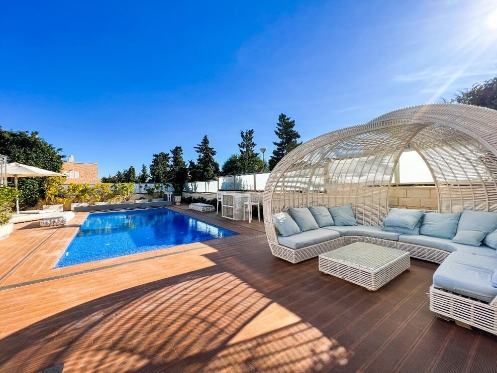 5 bedroom Villa for sale in La Mata with pool - € 1,170,000 (Ref: 10144663)