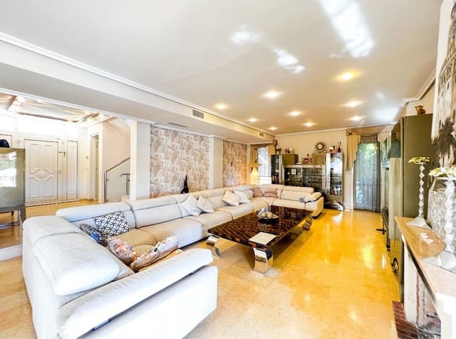 5 soveværelse Villa til salg i Los Europeos, Torrevieja med swimmingpool - € 1.170.000 (Ref: 10144663)