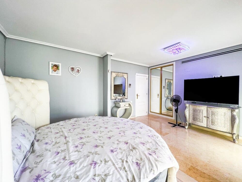 5 bedroom Villa for sale in La Mata with pool - € 1,170,000 (Ref: 10144663)