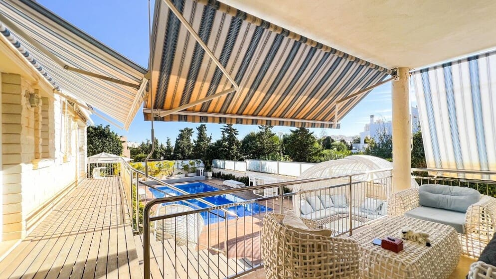 5 bedroom Villa for sale in La Mata with pool - € 1,170,000 (Ref: 10144663)
