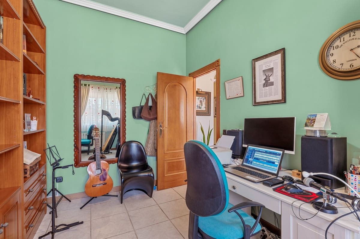 6 quarto Moradia para venda em La Mata com piscina - 950 000 € (Ref: 10144664)