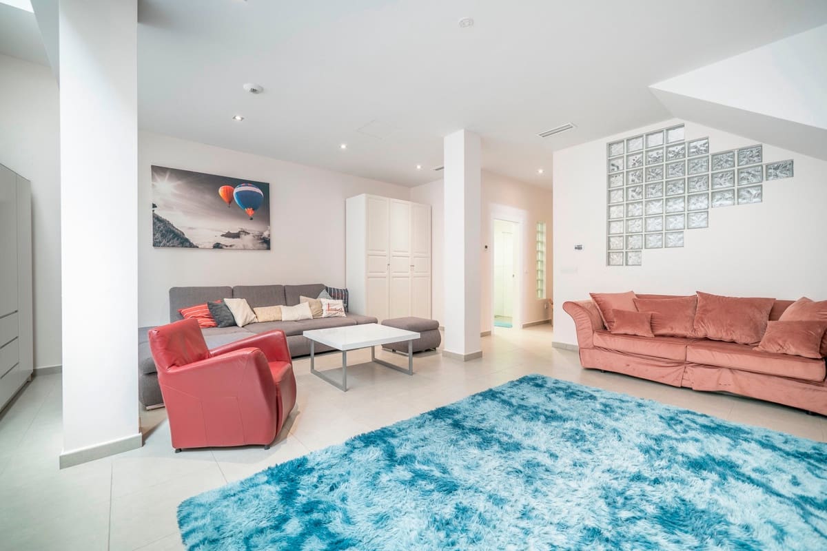 5 soverom Villa til salgs i Torrevieja med svømmebasseng - € 559 000 (Ref: 10144665)