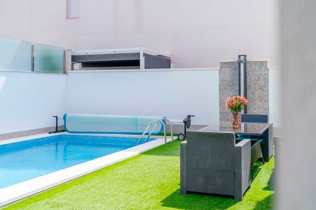 5 camera da letto Villa in vendita in Puerto Deportivo, Torrevieja con piscina - 559.000 € (Rif: 10144665)