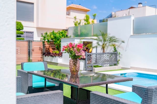 5 camera da letto Villa in vendita in Puerto Deportivo, Torrevieja con piscina - 559.000 € (Rif: 10144665)