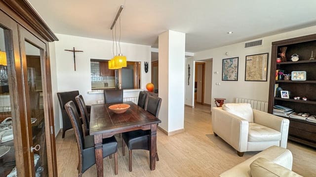 Apartamento de 4 habitaciones en Playa del Cura, Torrevieja en venta con piscina garaje - 680.000 € (Ref: 10144667)