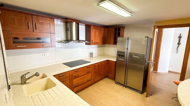 Apartamento de 4 habitaciones en Playa del Cura, Torrevieja en venta con piscina garaje - 680.000 € (Ref: 10144667)