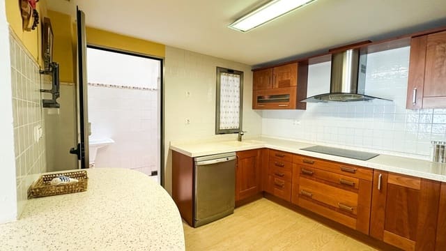 Apartamento de 4 habitaciones en Playa del Cura, Torrevieja en venta con piscina garaje - 680.000 € (Ref: 10144667)