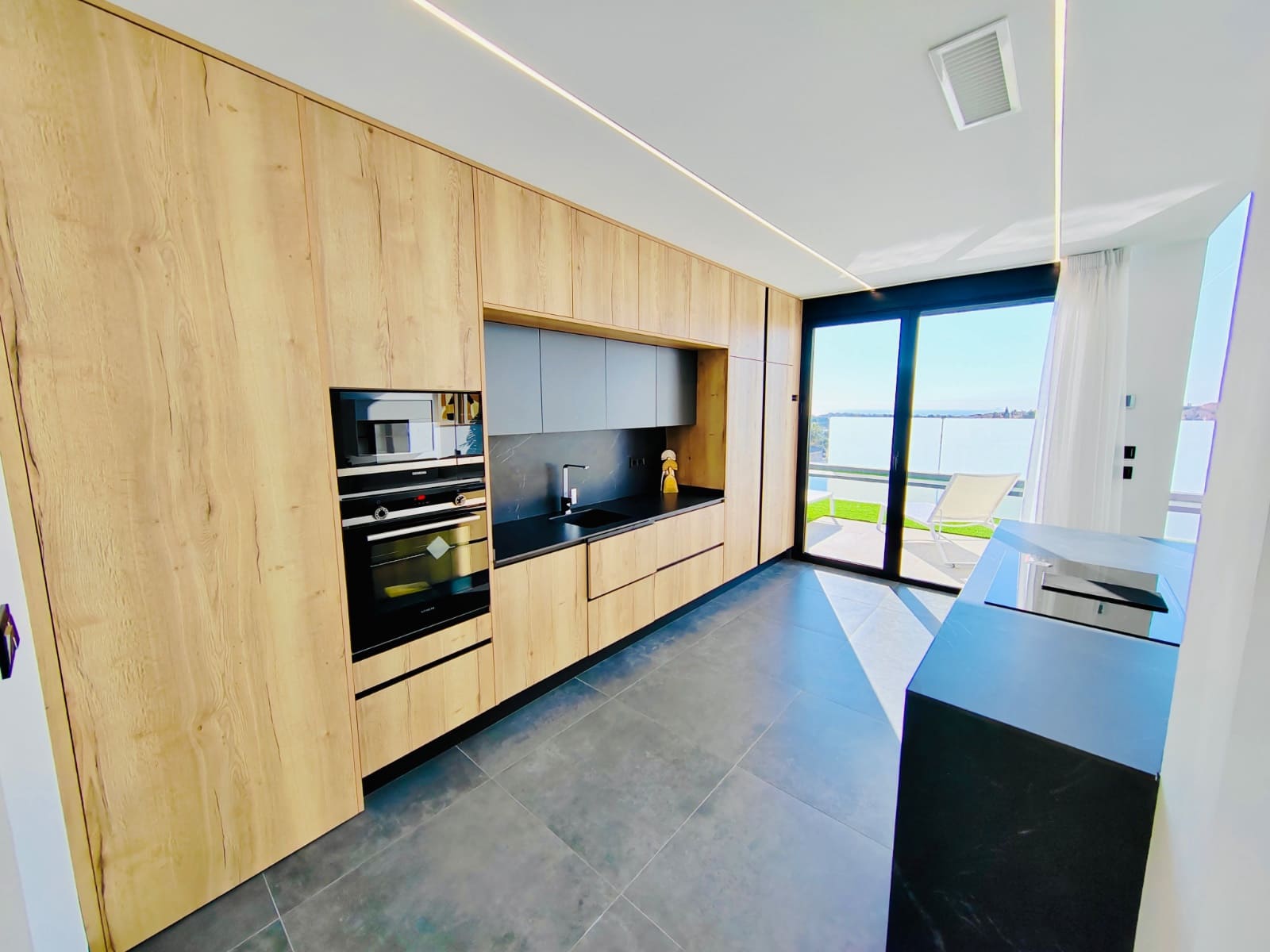 3 sypialnia Willa na sprzedaż w Los Altos z basenem garażem - 650 000 € (Ref: 10144676)