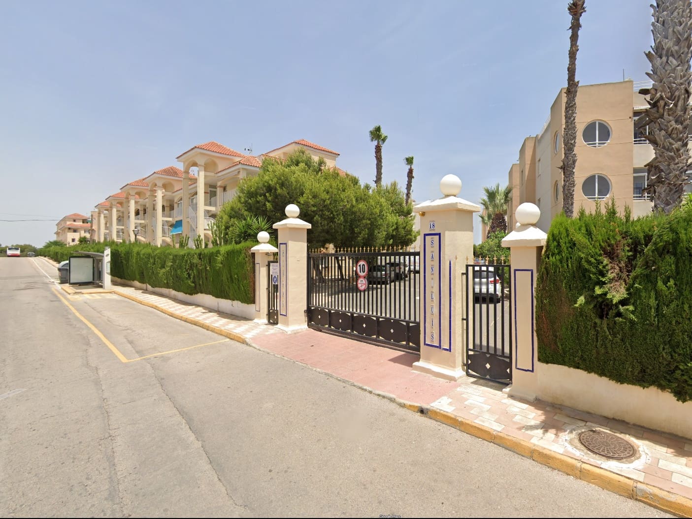 2 soverom Hus til salgs i Torrevieja med svømmebasseng - € 264 000 (Ref: 10146422)