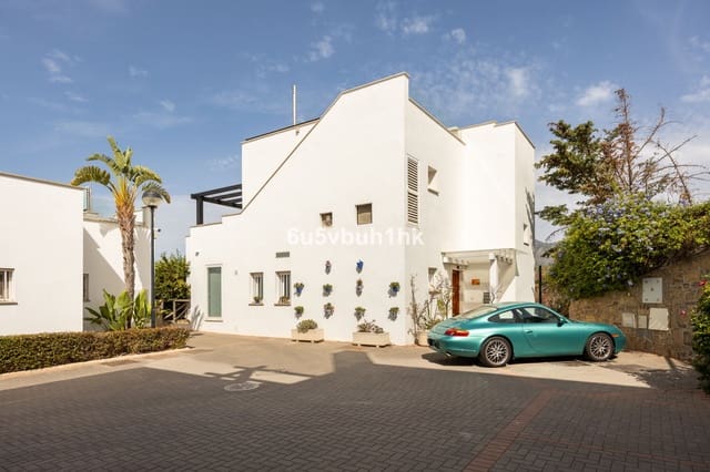 3 makuuhuone Huvila myytävänä paikassa Santa Clara, Marbella mukana uima-altaan 
autotalli - 1 600 000 € (Ref: 10146451)