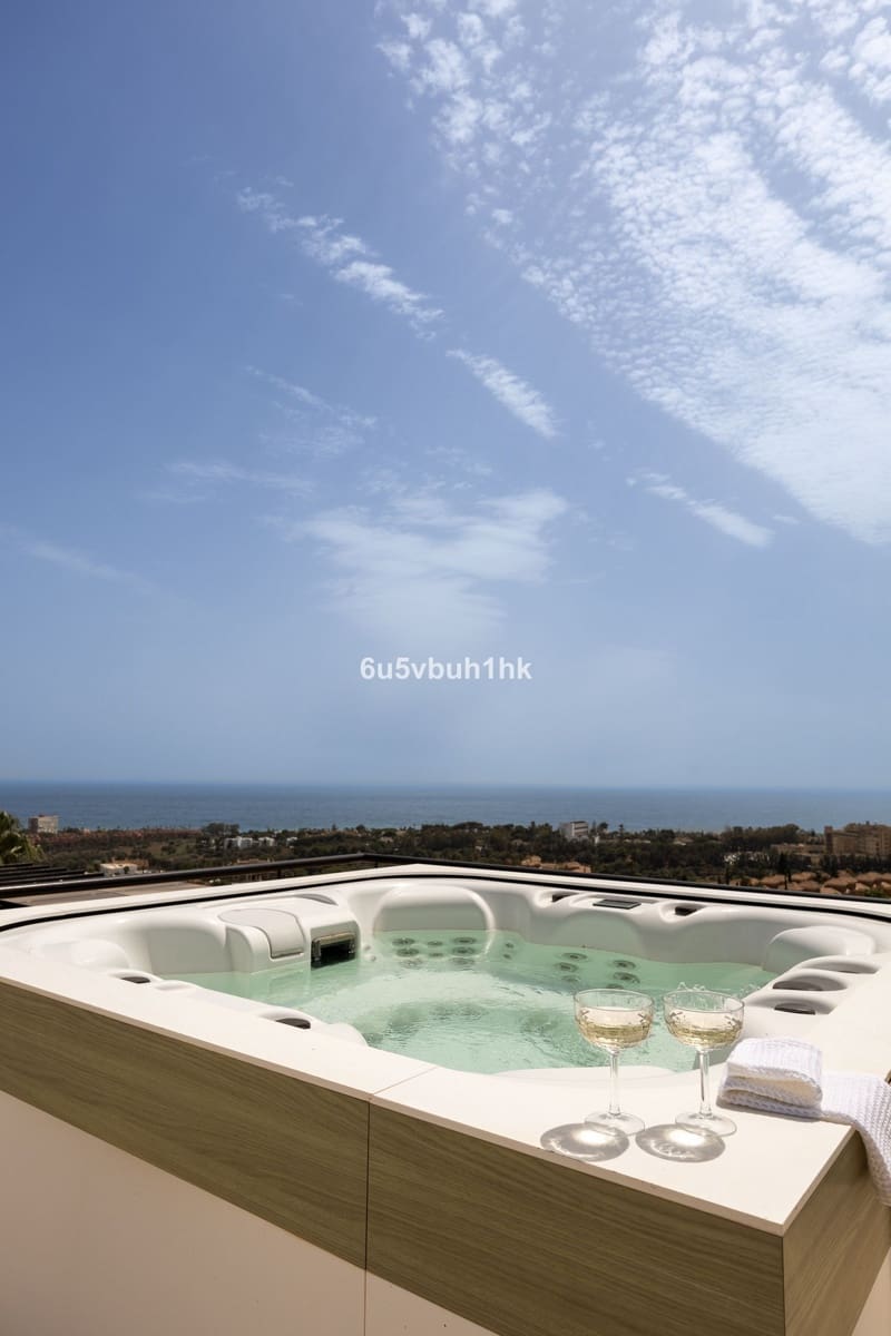 3 sypialnia Willa na sprzedaż w Marbella z basenem garażem - 1 600 000 € (Ref: 10146451)