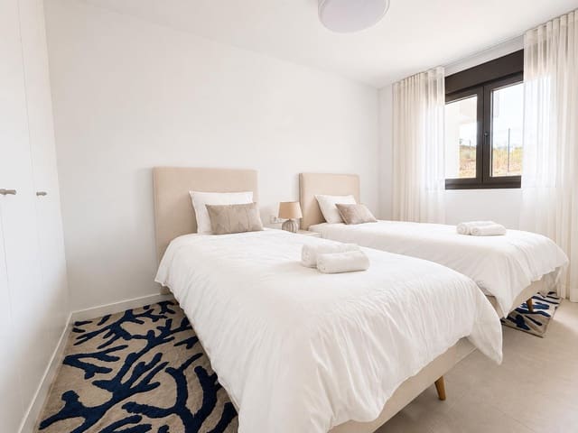 3 chambre Appartement à vendre à Bahía Dorada, Estepona avec piscine garage - 570 000 € (Ref: 10146463)