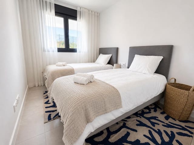 3 chambre Appartement à vendre à Bahía Dorada, Estepona avec piscine garage - 570 000 € (Ref: 10146463)