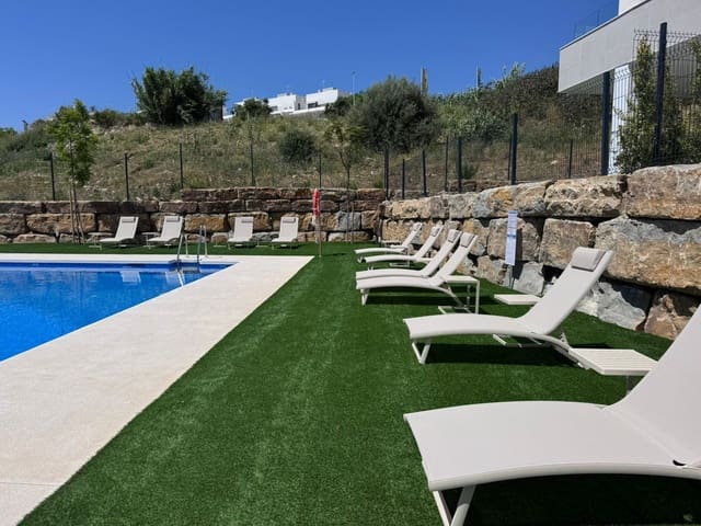 3 chambre Appartement à vendre à Bahía Dorada, Estepona avec piscine garage - 570 000 € (Ref: 10146463)