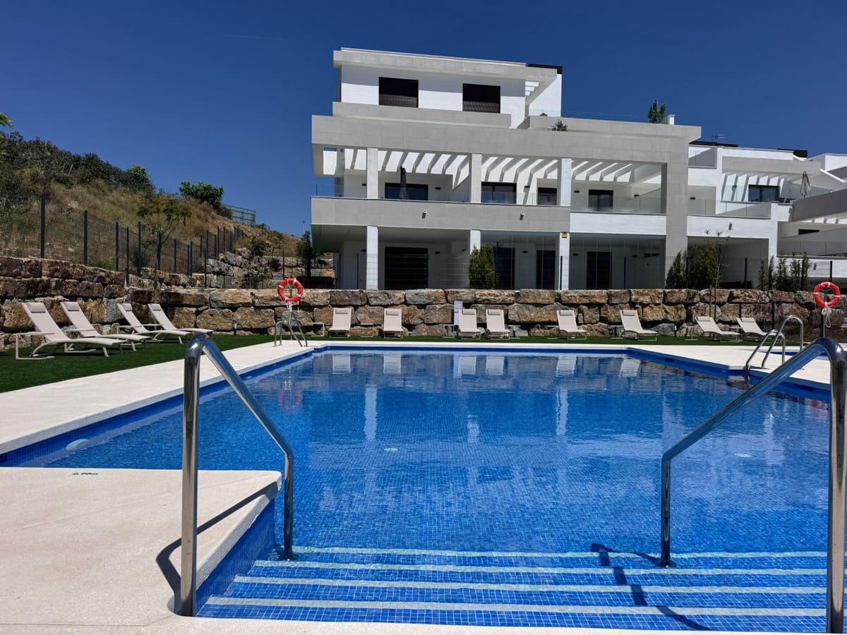 3 chambre Appartement à vendre à Estepona avec piscine garage - 570 000 € (Ref: 10146463)