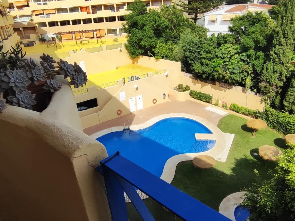 2 sovrum Lägenhet till salu i Fuengirola med pool garage - 290 000 € (Ref: 10146468)
