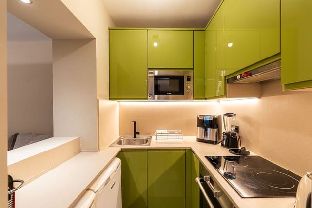 1 slaapkamer Appartement te koop in Nueva Atalaya, Estepona met zwembad - € 325.000 (Ref: 10146484)