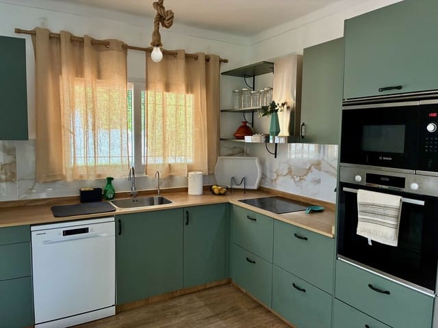 3 soverom Villa til salgs i El Paraiso, Estepona med svømmebasseng garasje - € 1 350 000 (Ref: 10146485)