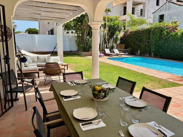 3 soverom Villa til salgs i El Paraiso, Estepona med svømmebasseng garasje - € 1 350 000 (Ref: 10146485)