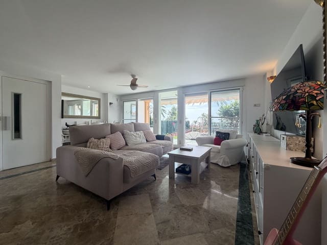 3 chambre Maison de Ville à vendre à Buenas Noches, Estepona avec piscine garage - 595 000 € (Ref: 10146486)