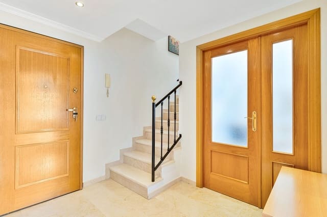 3 quarto Apartamento para venda em La Concha - Resina Golf, Estepona com piscina garagem - 550 000 € (Ref: 10146495)