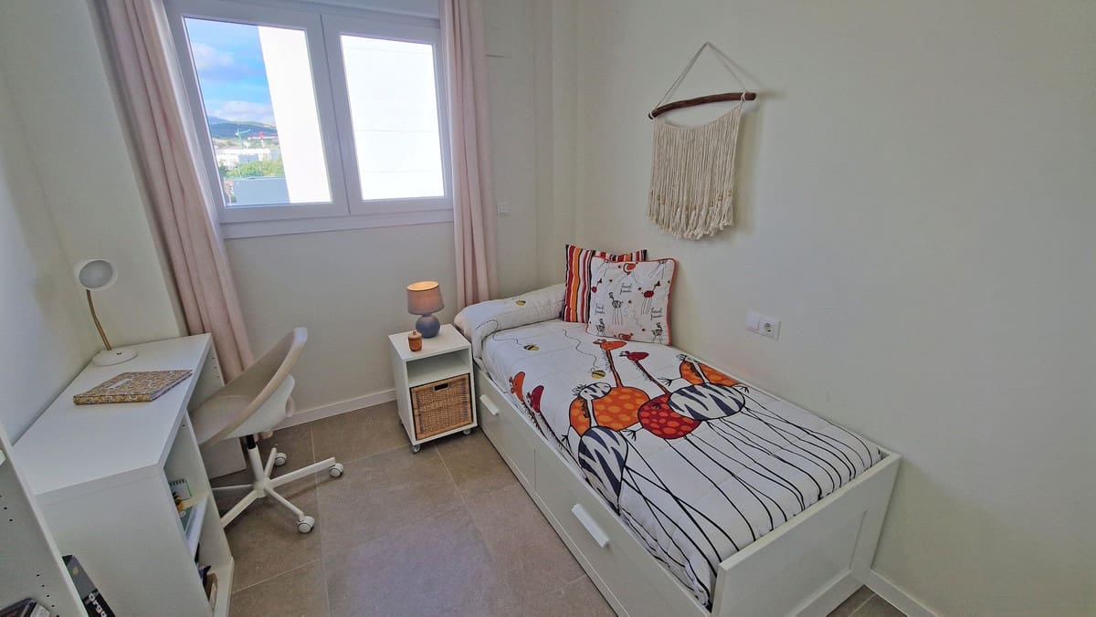 3 Zimmer Apartment zu verkaufen in Estepona mit Pool Garage - 419.000 € (Ref: 10146539)
