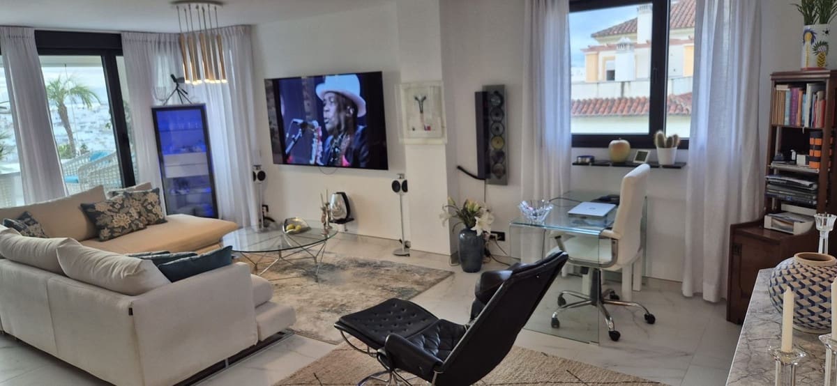 3 makuuhuone Huoneisto myytävänä paikassa Estepona mukana uima-altaan 
autotalli - 1 350 000 € (Ref: 10146541)