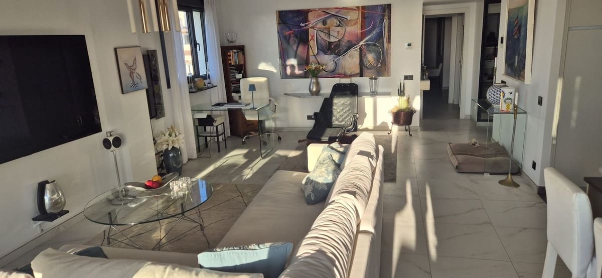 3 makuuhuone Huoneisto myytävänä paikassa Estepona mukana uima-altaan 
autotalli - 1 350 000 € (Ref: 10146541)