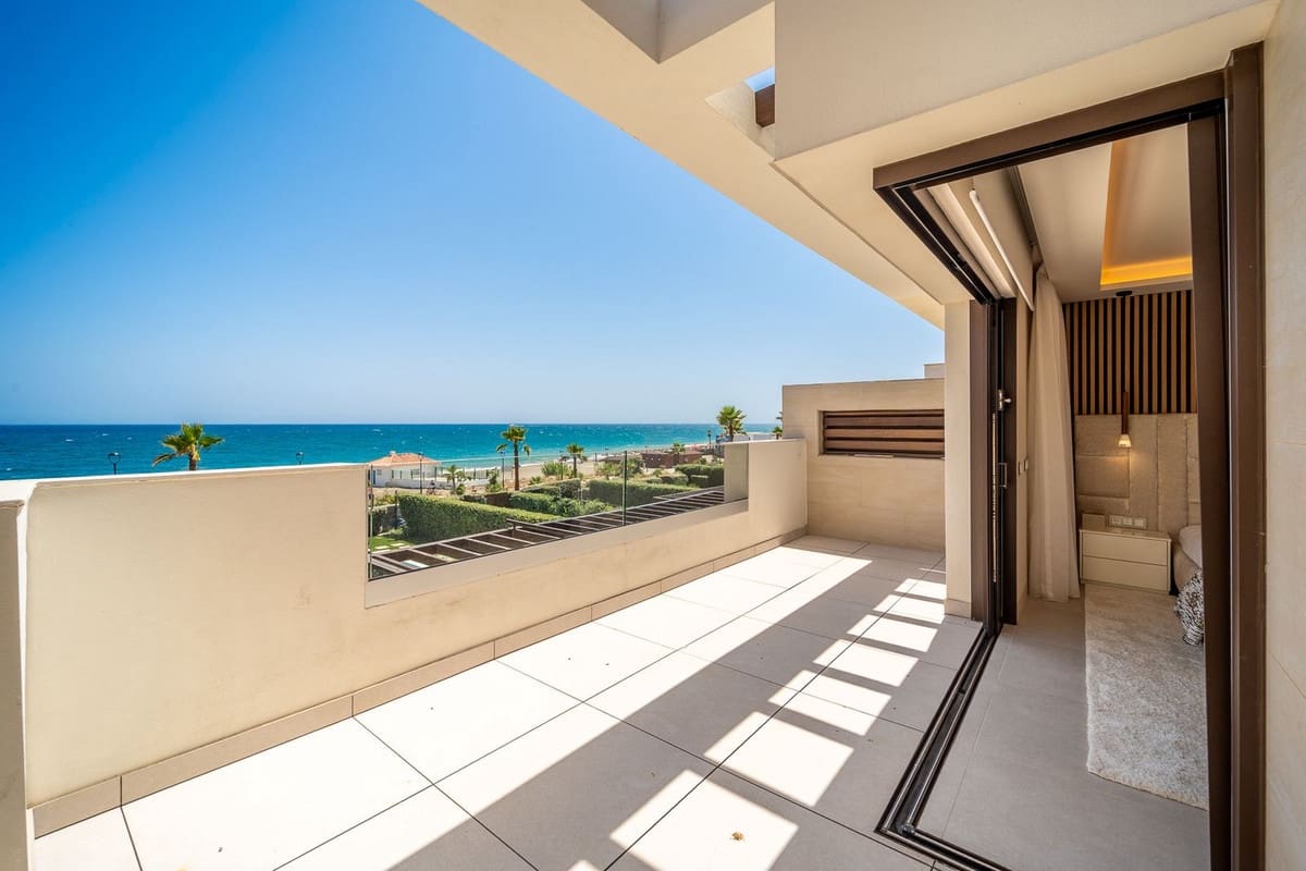 4 soveværelse Byhus til salg i Estepona med swimmingpool garage - € 2.950.000 (Ref: 10146543)