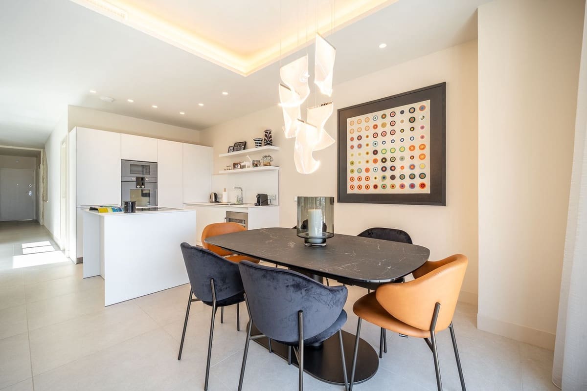 4 soveværelse Byhus til salg i Estepona med swimmingpool garage - € 2.950.000 (Ref: 10146543)