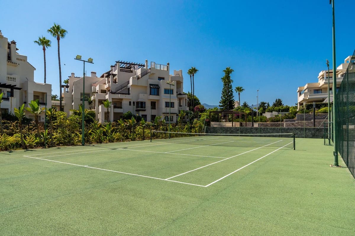 4 soveværelse Byhus til salg i Estepona med swimmingpool garage - € 2.950.000 (Ref: 10146543)
