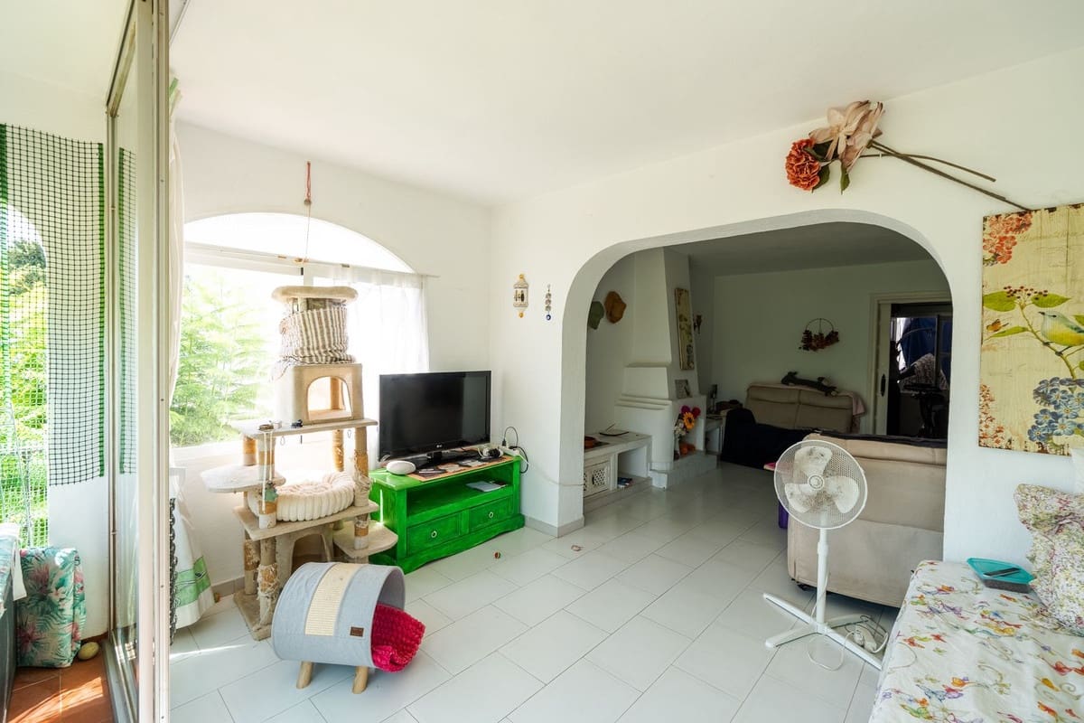 1 soverom Leilighet til salgs i El Paraiso med svømmebasseng - € 249 000 (Ref: 10146547)