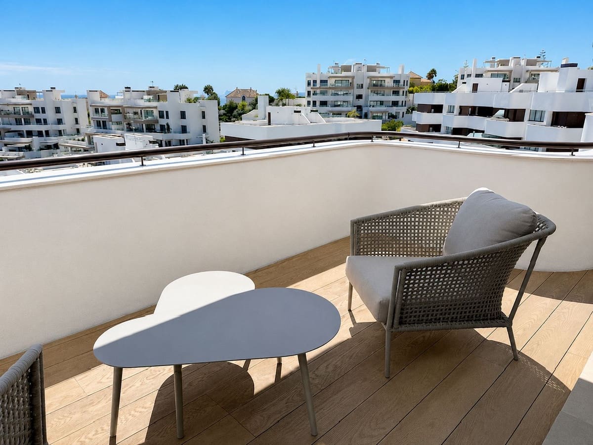 3 soverom Leilighet til salgs i Estepona med svømmebasseng garasje - € 1 390 000 (Ref: 10146551)