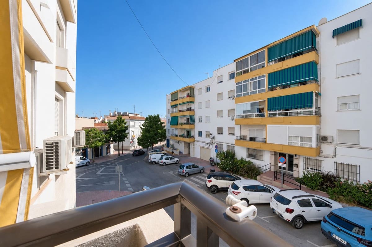 Apartamento de 3 habitaciones en Estepona en venta - 319.000 € (Ref: 10146574)