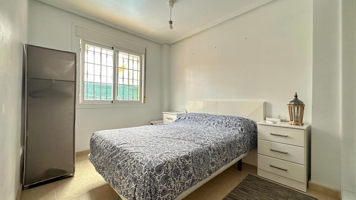 3 soverom Kjedet enebolig til salgs i Los Montesinos med svømmebasseng garasje - € 289 950 (Ref: 10146614)