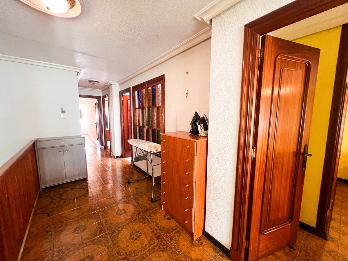 5 chambre Maison de Ville à vendre à Guardamar del Segura avec garage - 380 000 € (Ref: 10146624)