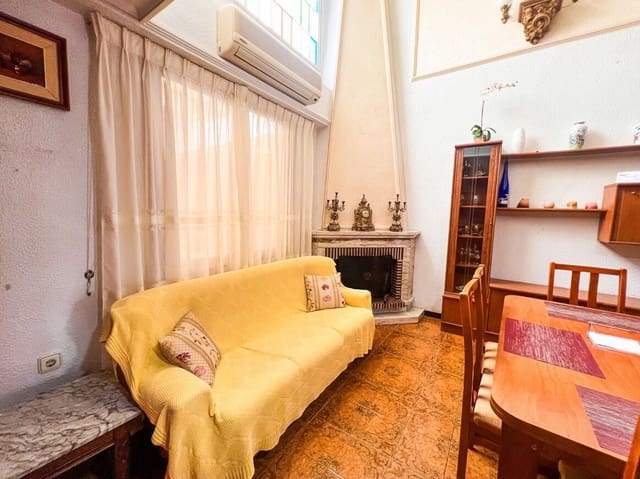 5 slaapkamer Huis te koop in Zona Pueblo, Guardamar del Segura met garage - € 380.000 (Ref: 10146624)