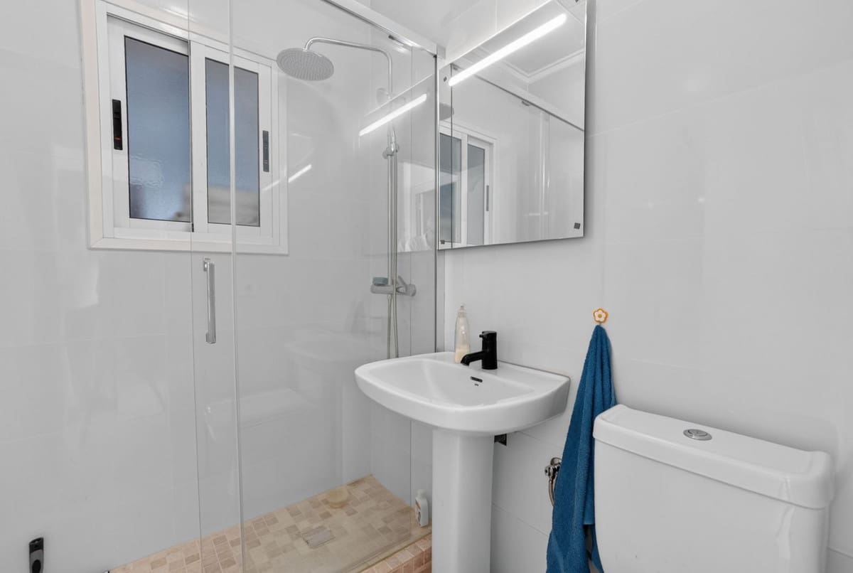 3 sypialnia Willa na sprzedaż w Torrevieja z basenem - 349 000 € (Ref: 10146628)