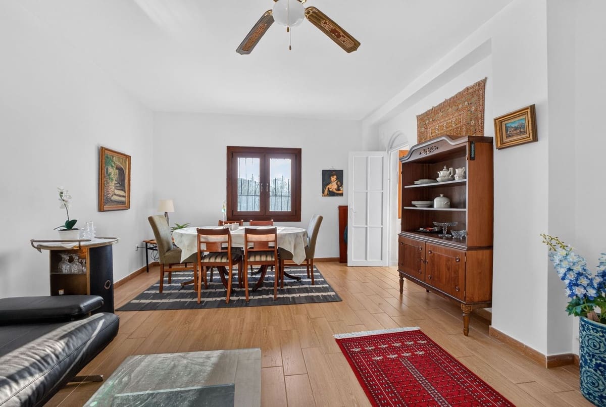 3 sypialnia Willa na sprzedaż w Torrevieja z basenem - 349 000 € (Ref: 10146628)
